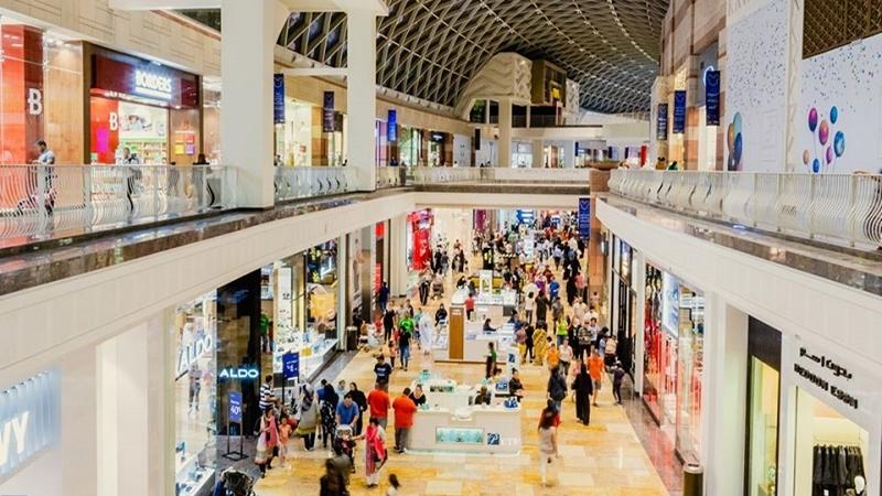 Dubai Festival City Shopping Mall, combining beach resort and shopping pleasures