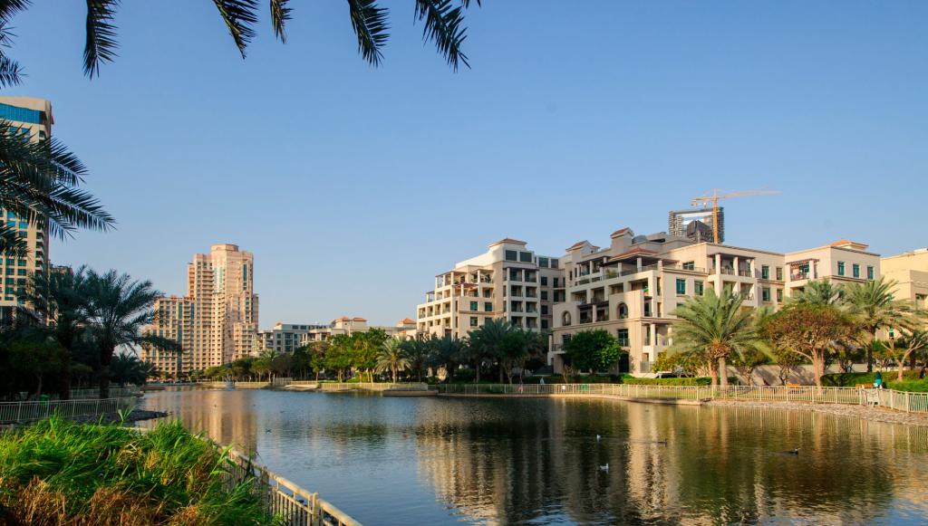 Pros and Cons of Living in The Greens Dubai
