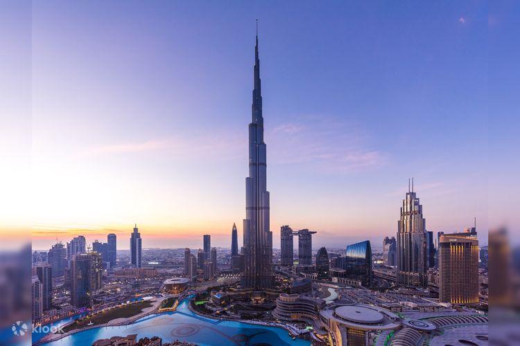 Living in Burj Khalifa Dubai, how is it like? How does it feel?